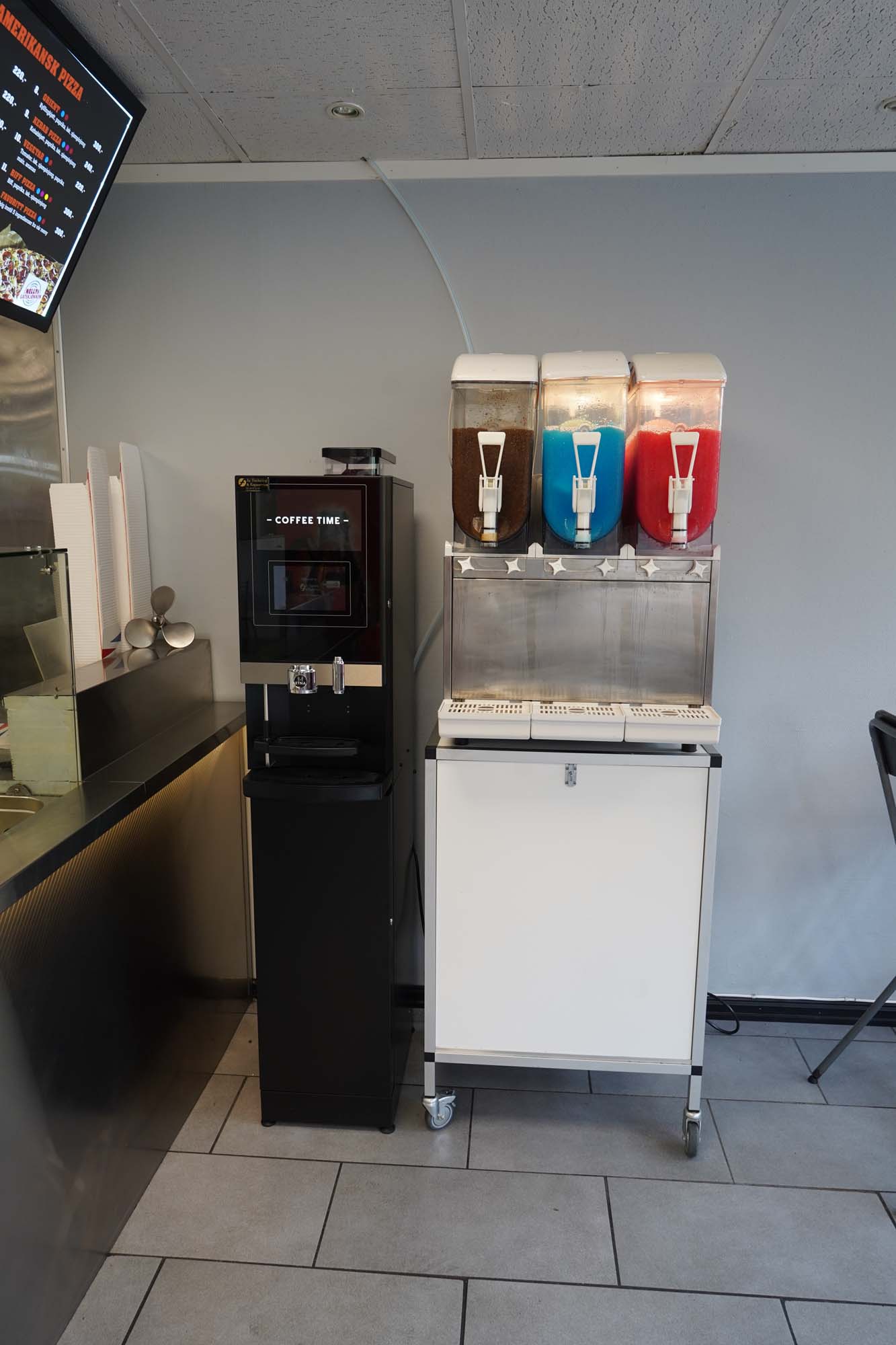 Kaffemaskin og slushmaskin